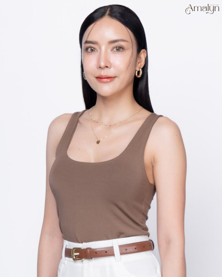 棕色背心,女款。