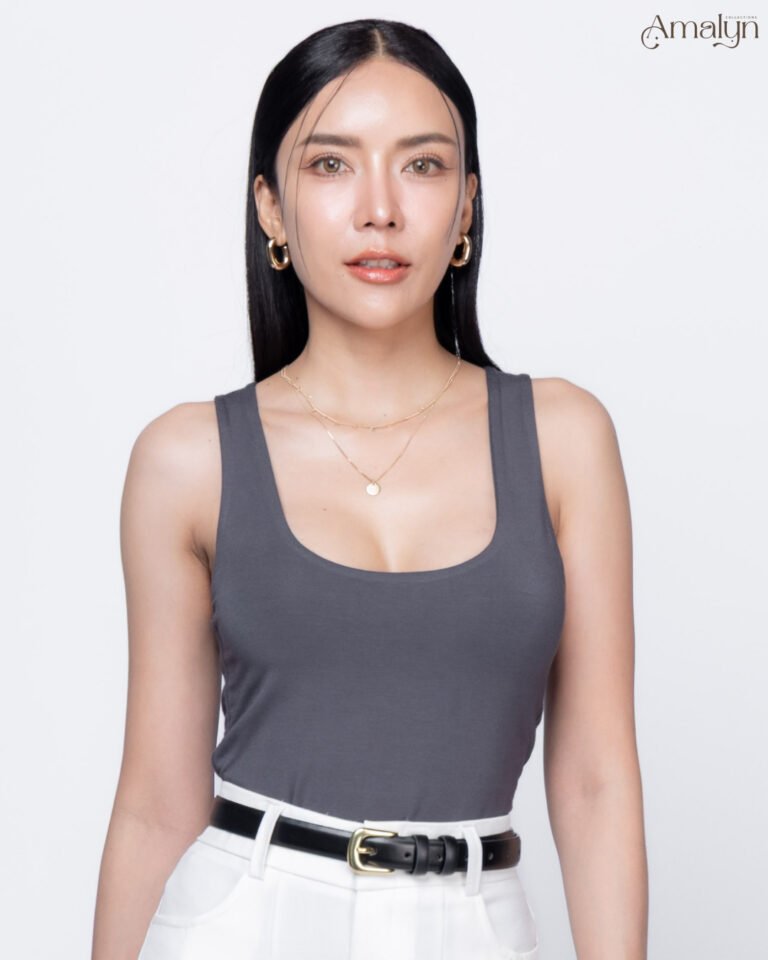 女性日常穿搭。